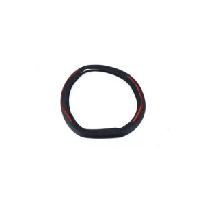 Husa volan sport tesit din imitatie piele marimea M Culoare negru cusatura rosie 