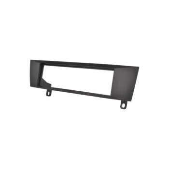 Rama adaptoare player auto 1 DIN negru pentru BMW Seria 1 E81 si BMW Seria 3 E90 Rama adaptoare player auto 1 DIN negru pentru BMW Seria 1 E81 si BMW Seria 3 E90