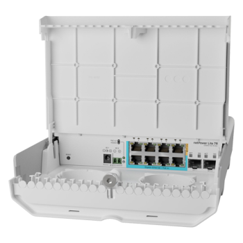 Smart Switch outdoor, 8 x Gigabit (7 PoE in), 2 x SFP+ 10Gbps - Mikrotik